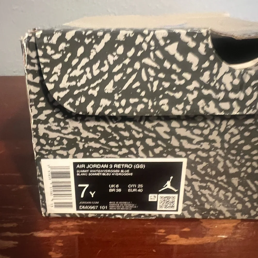 Entrupy White and Blue Retro 3 Air Jordan Lucky Shorts